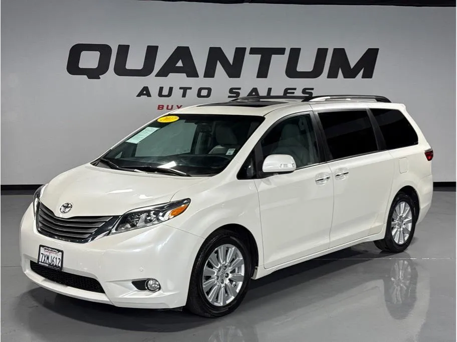 2017 Toyota Sienna Limited's photo