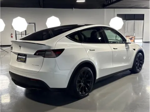 More photos of 2021 Tesla Model Y Long Range Sport Utility 4D at Quantum Auto Sales - Escondido, CA