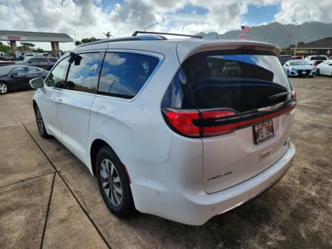 More photos of 2021 Chrysler Pacifica Hybrid Touring L at Ohana Motors, HI