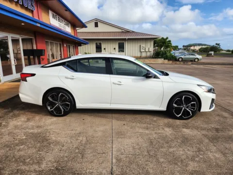 Photos of 2023 Nissan Altima 2.5 SR for sale in Lihue, HI at Ohana Motors
