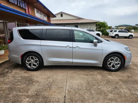 Photos of 2022 Chrysler Pacifica Limited for sale in Lihue, HI at Ohana Motors