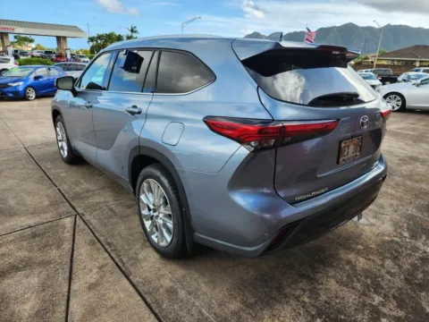 More photos of 2022 Toyota Highlander Hybrid Limited at Ohana Motors, HI