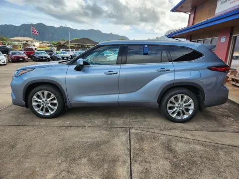 More photos of 2022 Toyota Highlander Hybrid Limited at Ohana Motors, HI