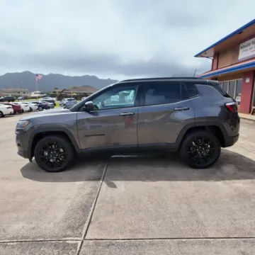 More photos of 2023 Jeep Compass Altitude at Ohana Motors, HI