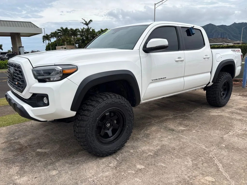 White 2023 Toyota Tacoma TRD Off-Road for sale in Lihue, HI