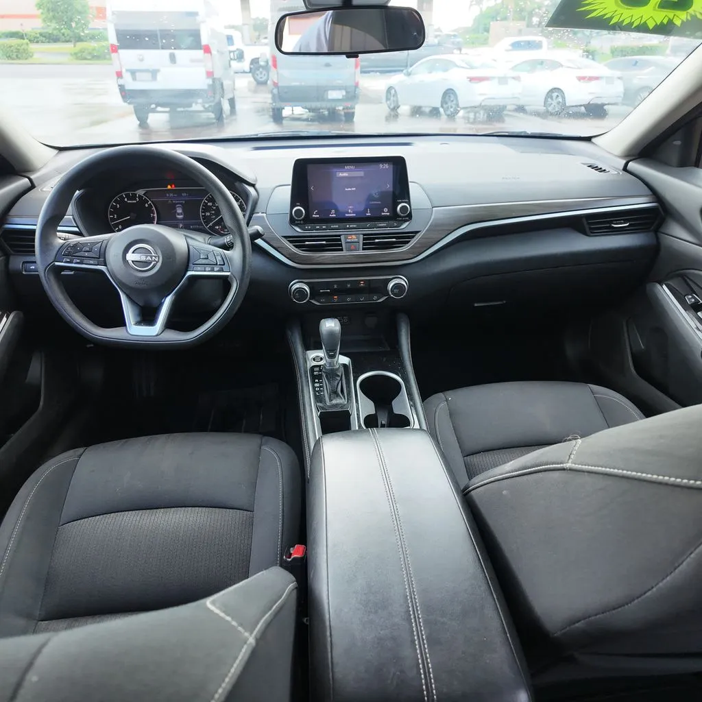 2023 Nissan Altima SV - Photo 10