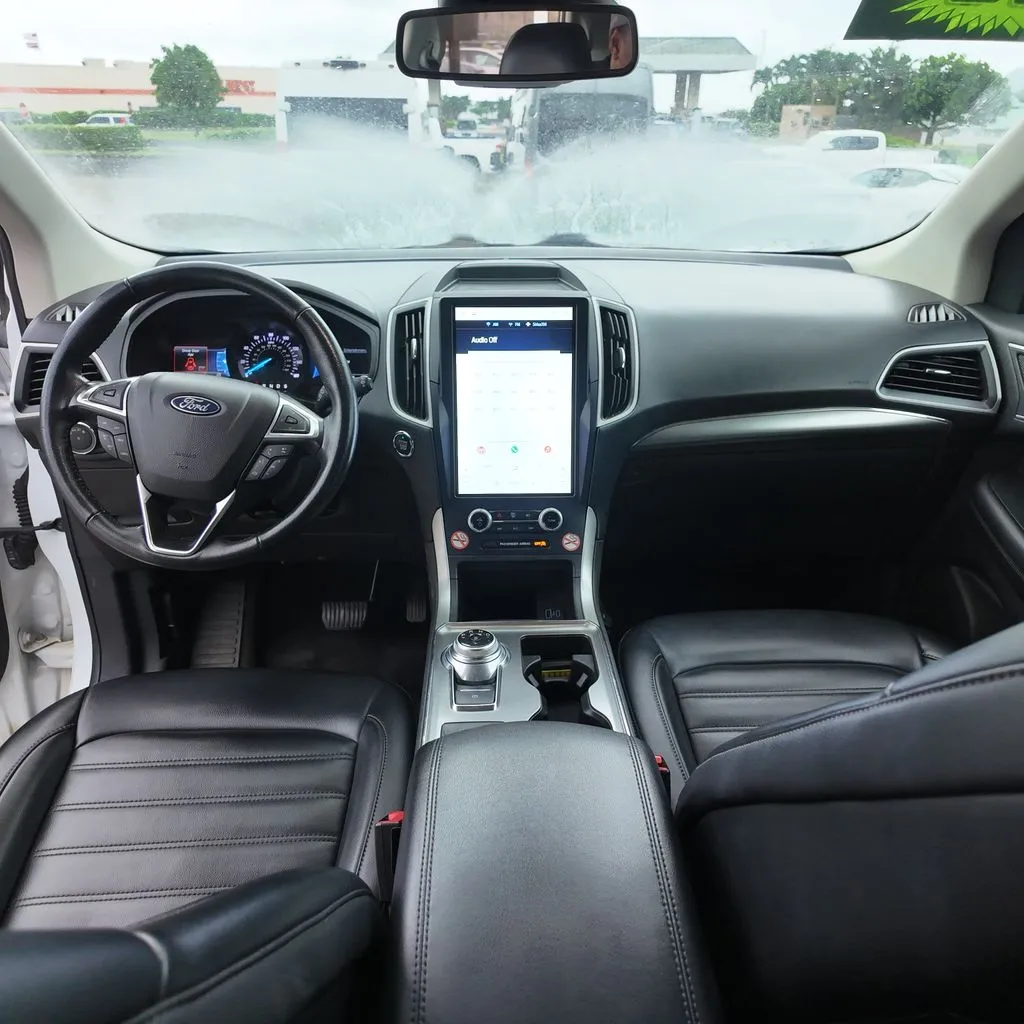 2022 Ford Edge SEL - Photo 11