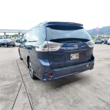 More photos of 2020 Toyota Sienna SE at Ohana Motors, HI