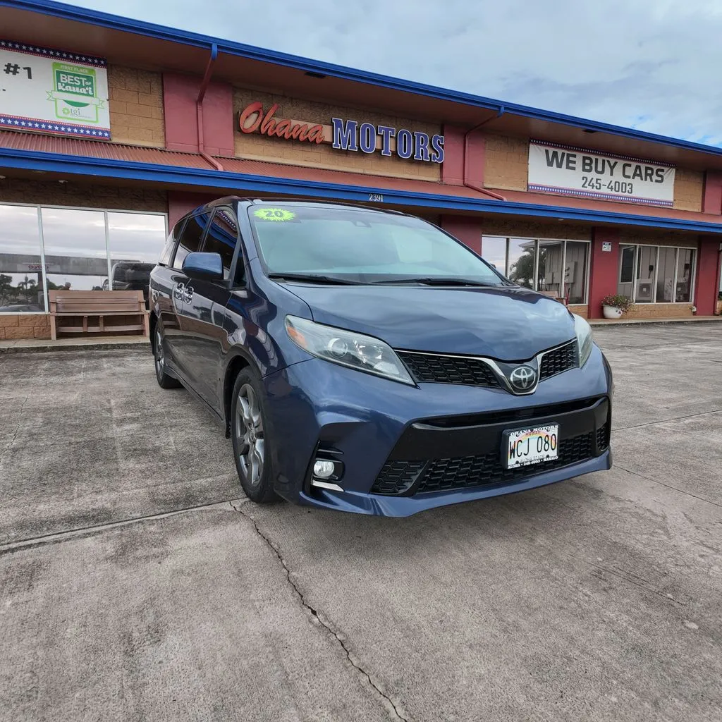 Blue 2020 Toyota Sienna SE for sale in Lihue, HI