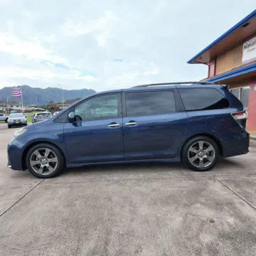 More photos of 2020 Toyota Sienna SE at Ohana Motors, HI
