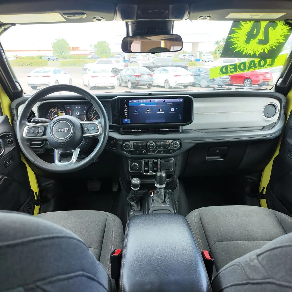 2024 Jeep Wrangler 4-Door Sahara - Photo 12