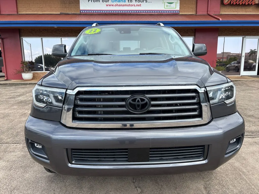2022 Toyota Sequoia SR5 - Photo 9