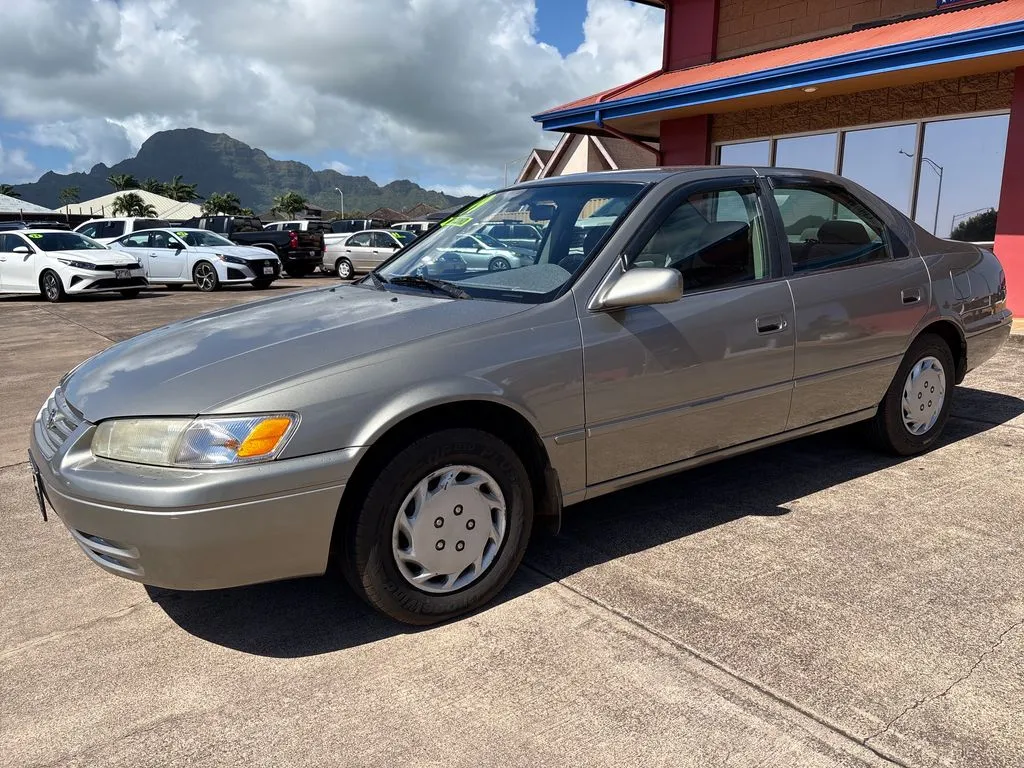 Green 1999 Toyota Camry LE for sale in Lihue, HI