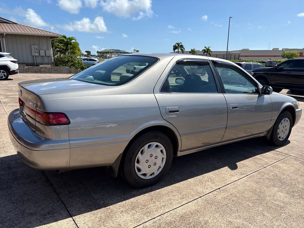 More photos of 1999 Toyota Camry LE at Ohana Motors, HI
