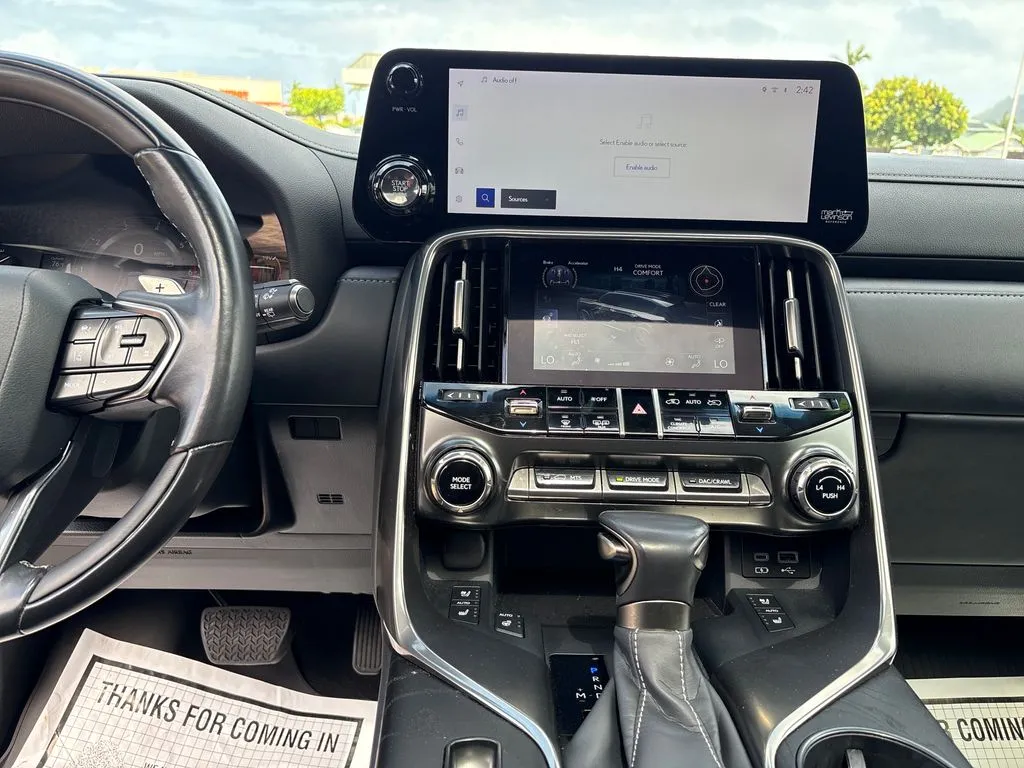 2023 Lexus LX Luxury - Photo 17