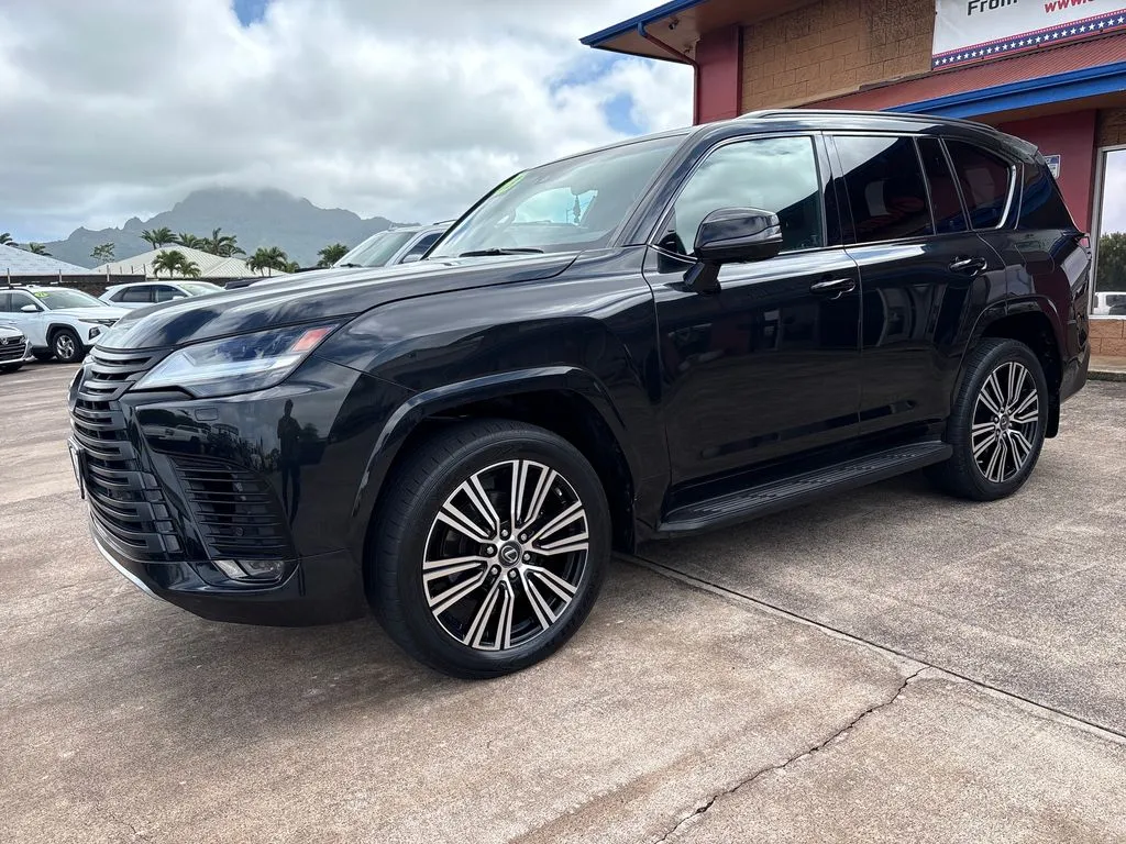 Photos of 2023 Lexus LX 600 Luxury for sale in Lihue, HI at Ohana Motors