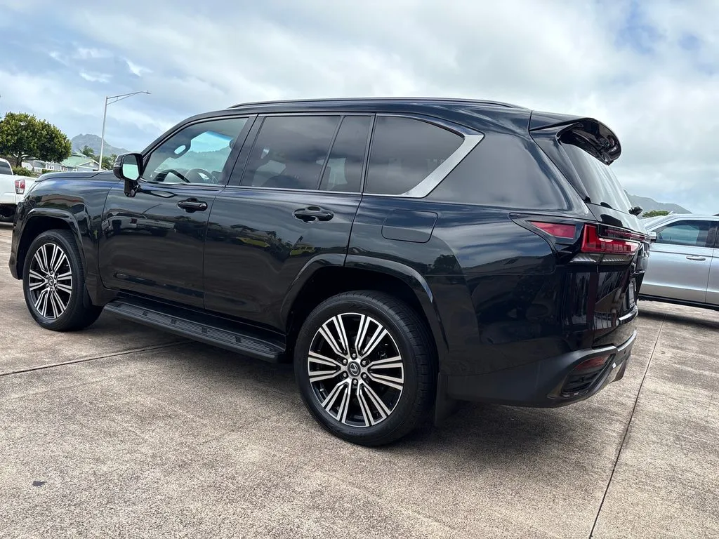 More photos of 2023 Lexus LX 600 Luxury at Ohana Motors, HI