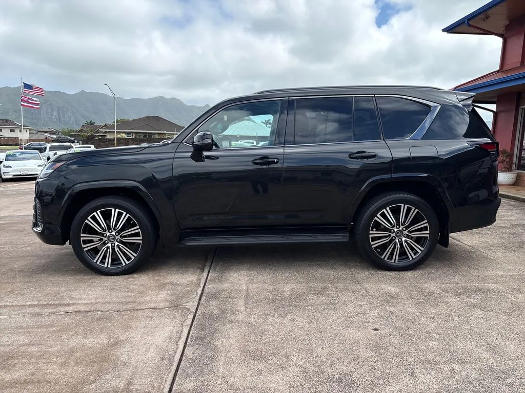 Another view of 2023 Lexus LX 600 Luxury for sale in Lihue, HI at Ohana Motors