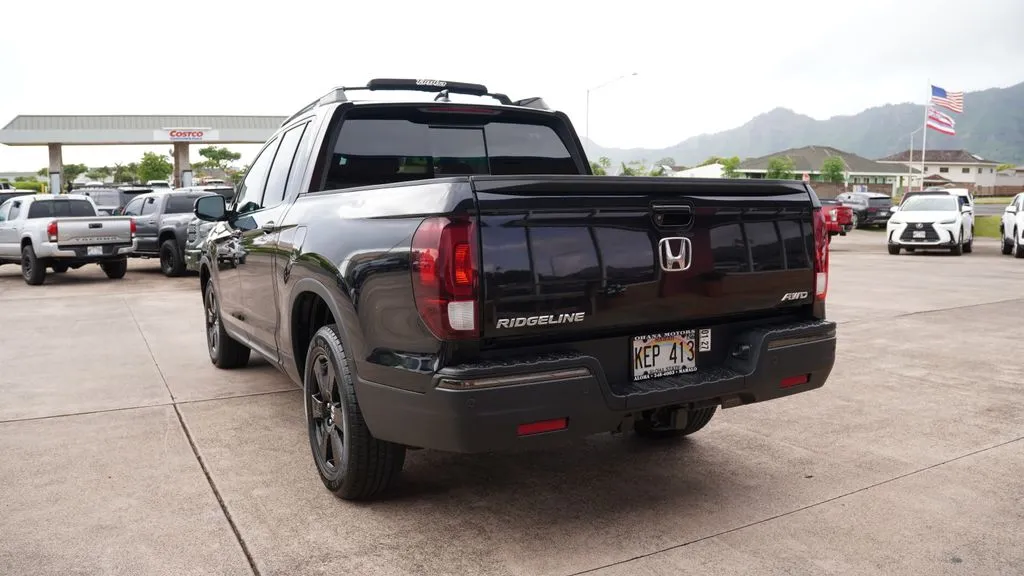 More photos of 2019 Honda Ridgeline Black Edition at Ohana Motors, HI