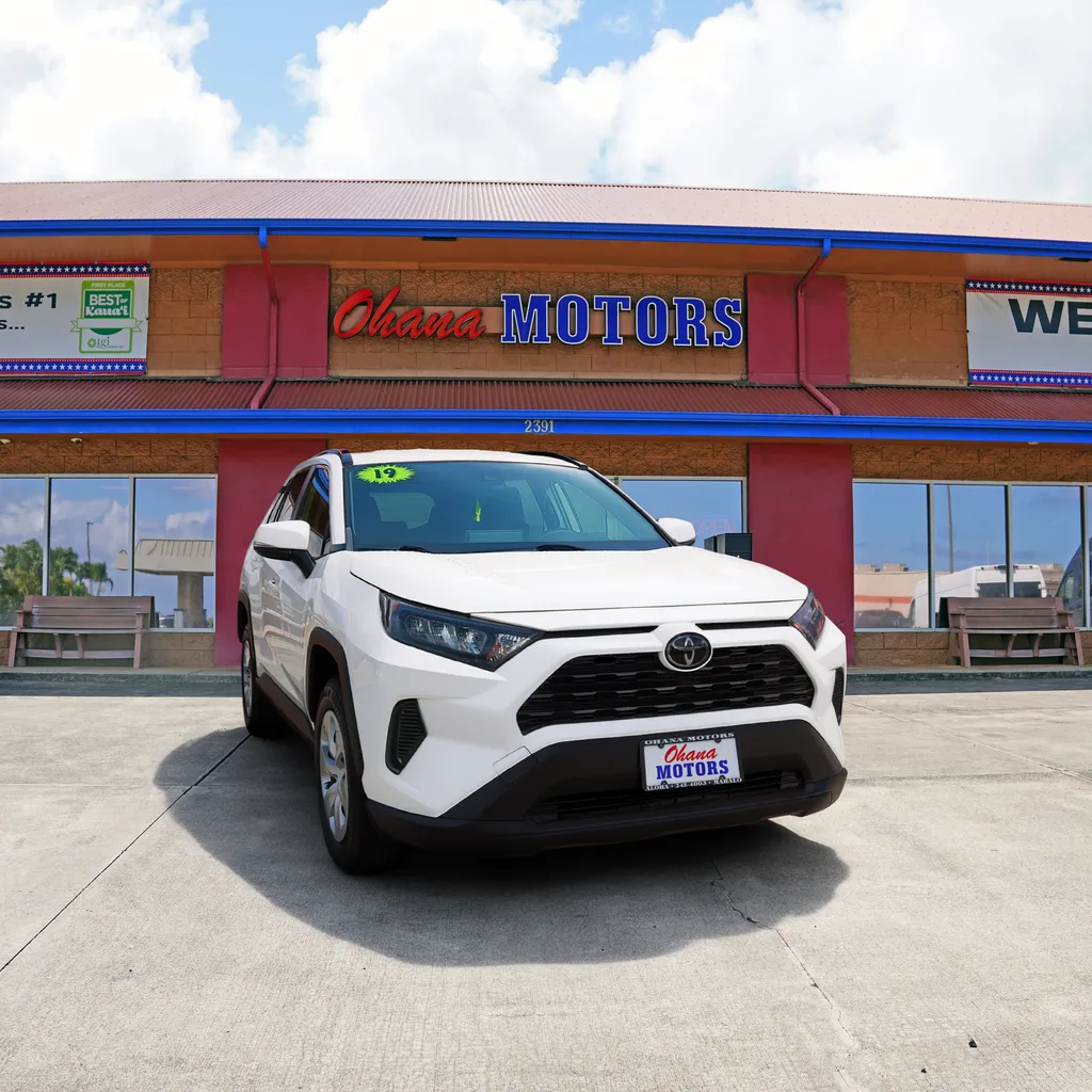 White 2019 Toyota RAV4 LE for sale in Lihue, HI