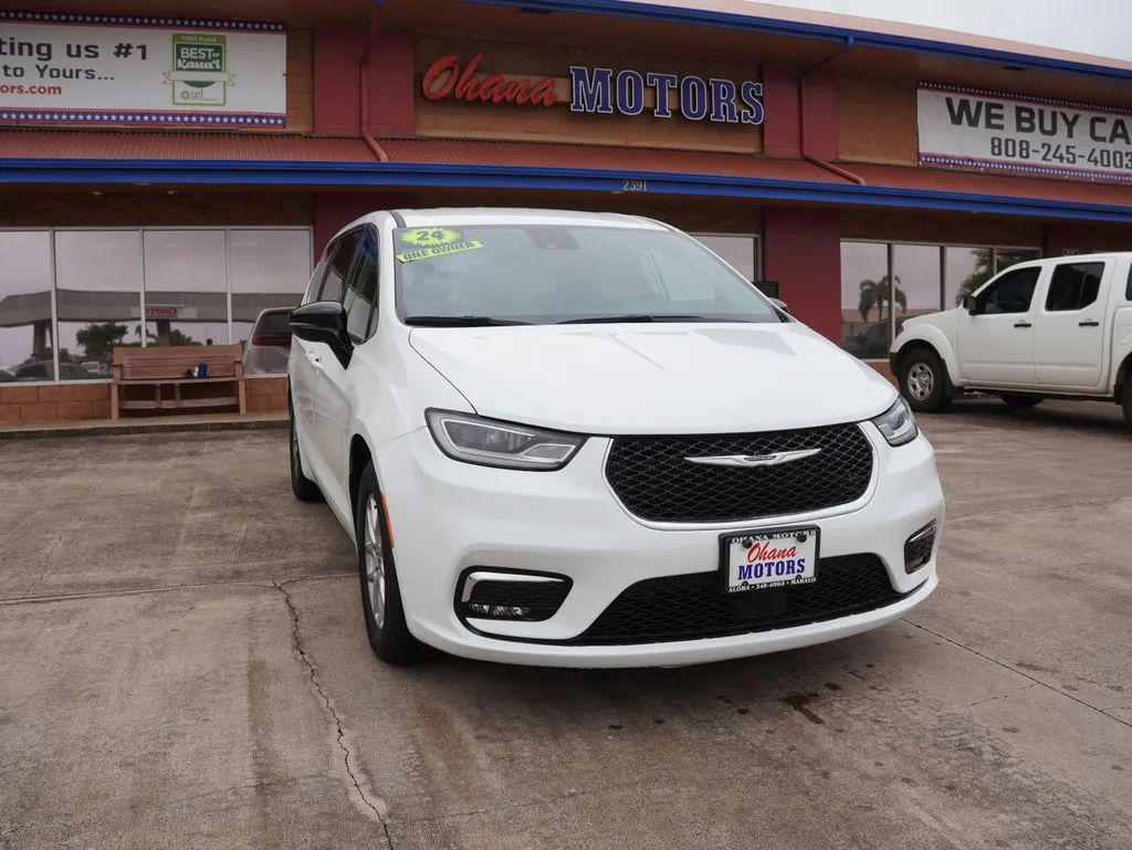 Photos of 2024 Chrysler Pacifica Touring L for sale in Lihue, HI at Ohana Motors