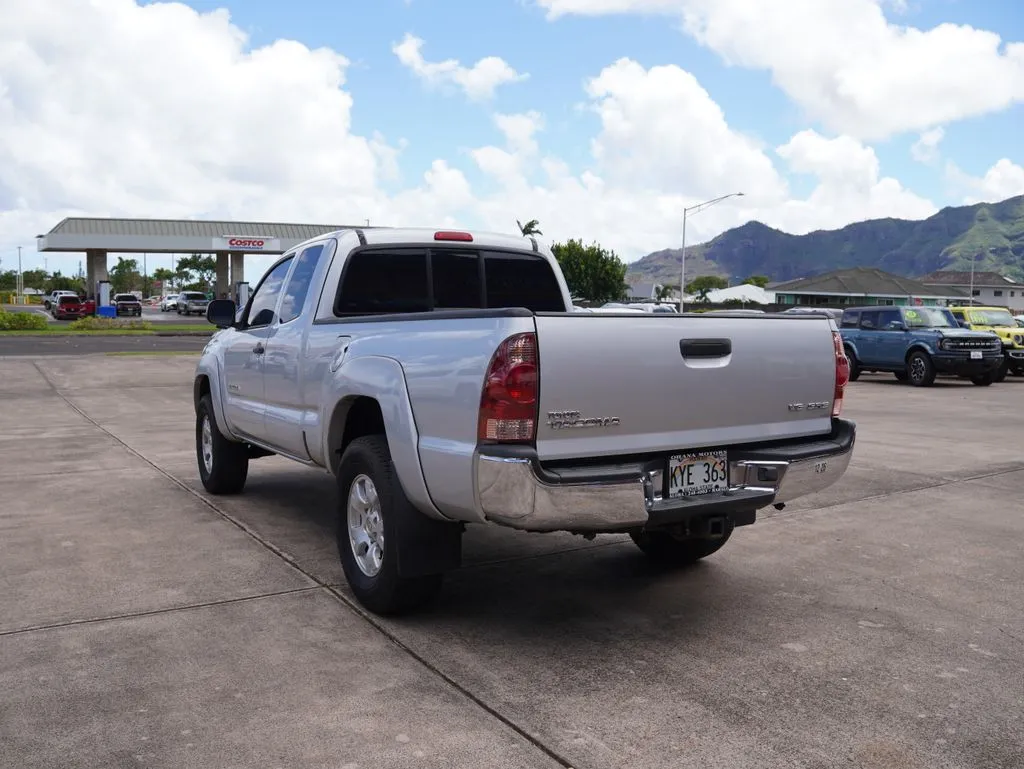 More photos of 2006 Toyota Tacoma at Ohana Motors, HI