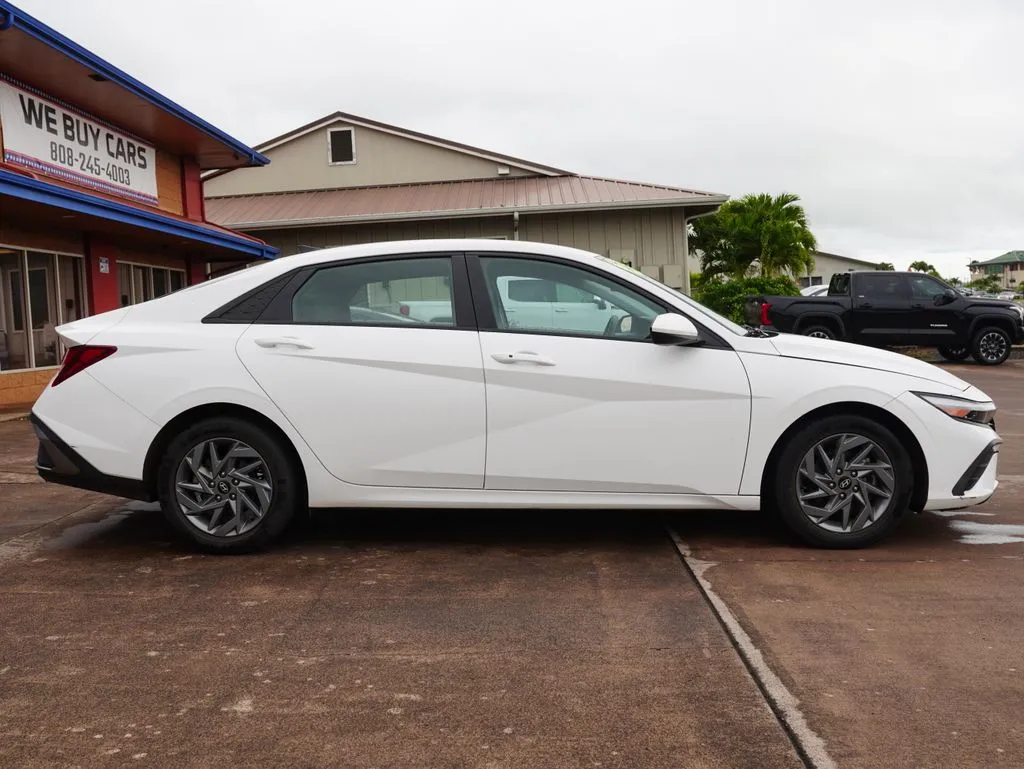 Another view of 2024 Hyundai Elantra SEL for sale in Lihue, HI at Ohana Motors