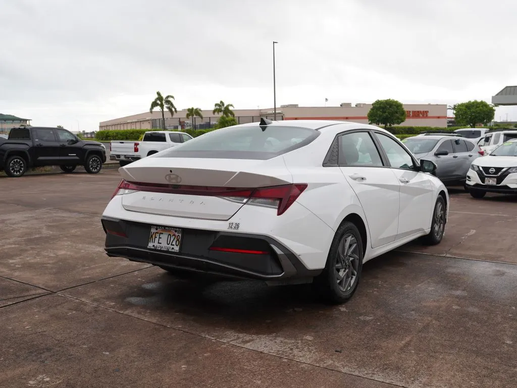 More photos of 2024 Hyundai Elantra SEL at Ohana Motors, HI
