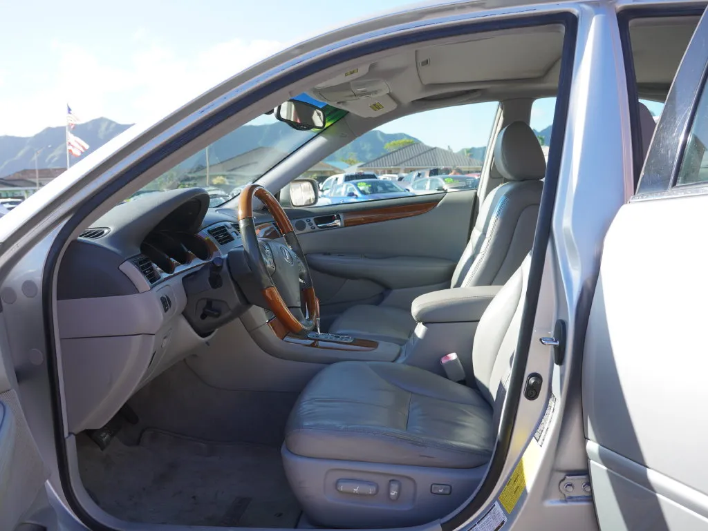 More photos of 2005 Lexus ES 330 at Ohana Motors, HI