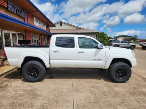 Photos of 2015 Toyota Tacoma for sale in Lihue, HI at Ohana Motors