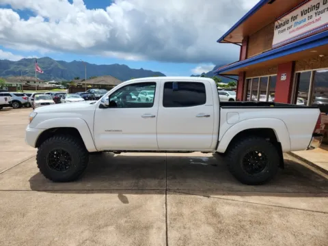 More photos of 2015 Toyota Tacoma at Ohana Motors, HI