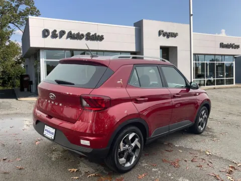 Photos of 2024 Hyundai Venue SEL for sale in Powderly, KY at Pogue Chevrolet, INC.