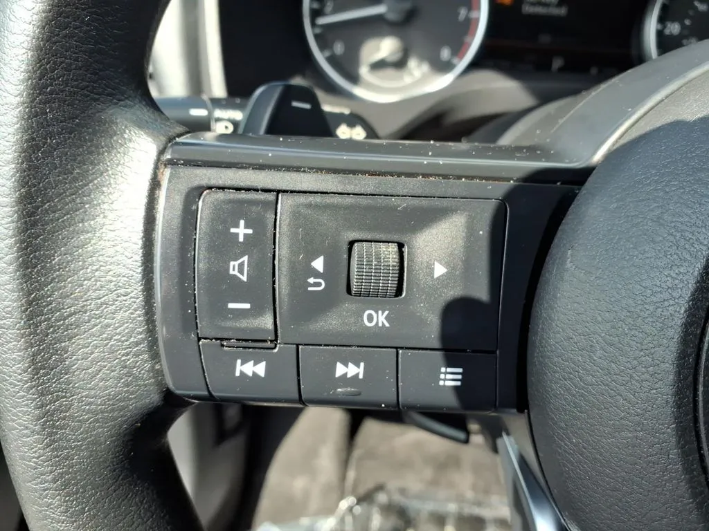 2023 Nissan Rogue S - Photo 8