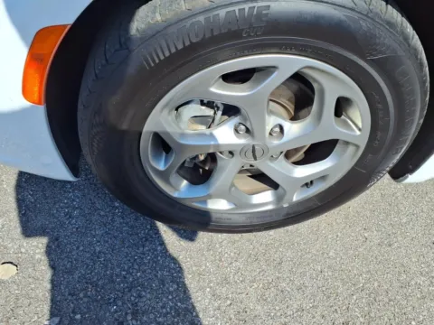 More photos of 2023 Chrysler Pacifica Limited at D & P Auto Sales, KY