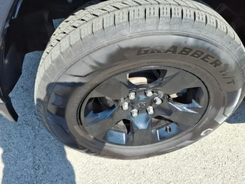 More photos of 2023 Ram 1500 Big Horn/Lone Star at D & P Auto Sales, KY