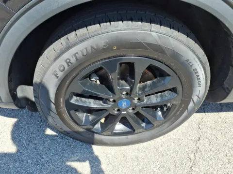 More photos of 2022 Ford Escape SE at D & P Auto Sales, KY