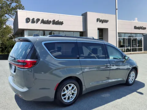 Photos of 2022 Chrysler Pacifica Touring L for sale in Greenville, KY at D & P Auto Sales