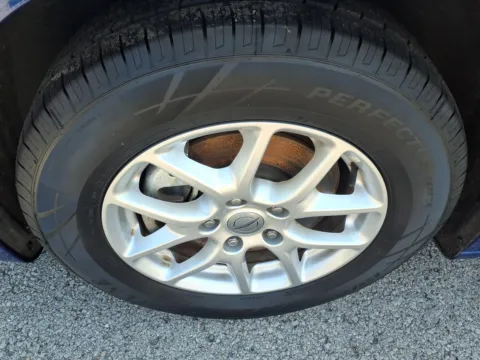 More photos of 2021 Chrysler Pacifica Touring L at D & P Auto Sales, KY