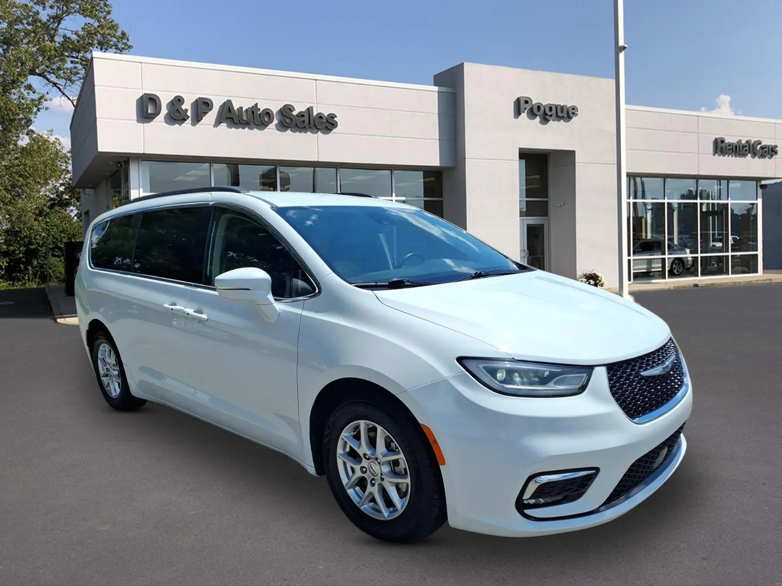 White 2022 Chrysler Pacifica Touring L for sale in Greenville, KY