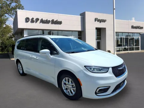 White 2022 Chrysler Pacifica Touring L for sale in Greenville, KY
