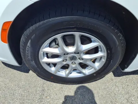 More photos of 2022 Chrysler Pacifica Touring L at D & P Auto Sales, KY