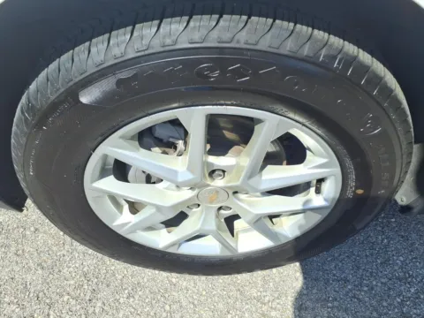 More photos of 2023 Chevrolet Equinox LT at D & P Auto Sales, KY