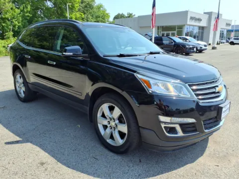 Black 2017 Chevrolet Traverse LT for sale in Greenville, KY