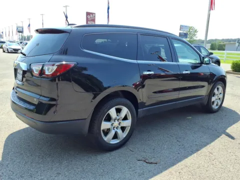 Photos of 2017 Chevrolet Traverse LT for sale in Greenville, KY at D & P Auto Sales