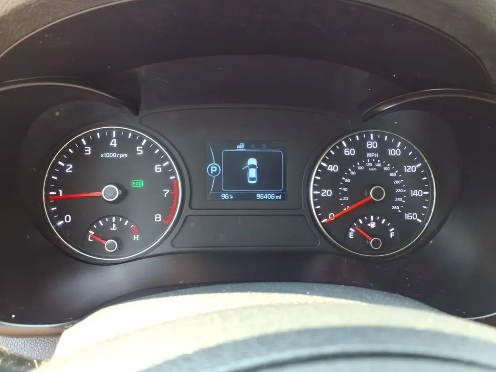 2017 Kia Optima LX - Photo 8