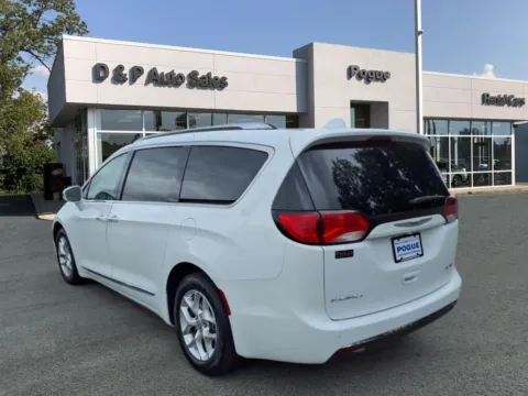 Another view of 2020 Chrysler Pacifica Limited for sale in Greenville, KY at D & P Auto Sales