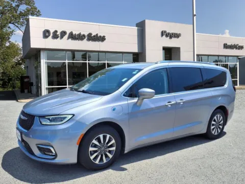 More photos of 2021 Chrysler Pacifica Hybrid Touring L at D & P Auto Sales, KY