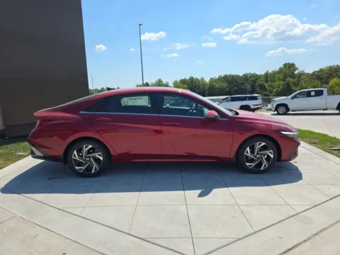 More photos of 2025 Hyundai Elantra Limited at Clement Hyundai, MO