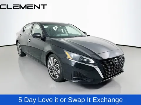 Another view of 2023 Nissan Altima 2.5 SL for sale in Wentzville, MO at Clement Hyundai