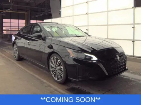 Photos of 2023 Nissan Altima 2.5 SL for sale in Wentzville, MO at Clement Hyundai